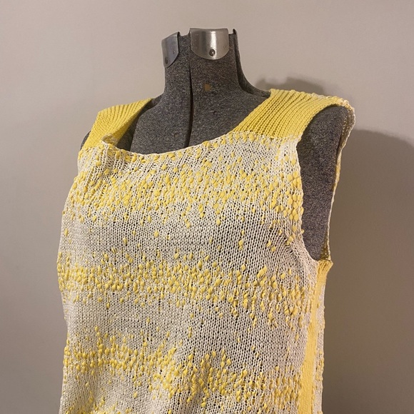 Handmade crocheted tank - Picture 2 of 3